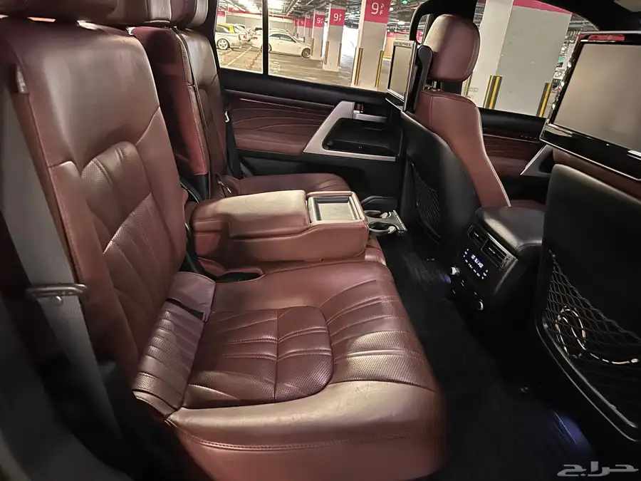 لاندكروزر vxs grand touring بريمي 12