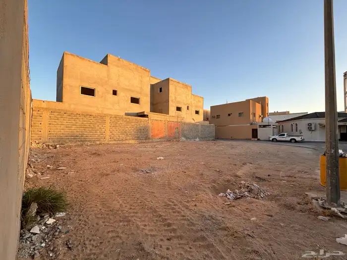 ارض زاوية سكنية حي القويع 6