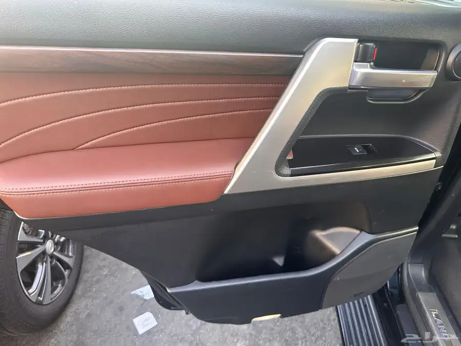 لاندكروزر vxs grand touring بريمي 30