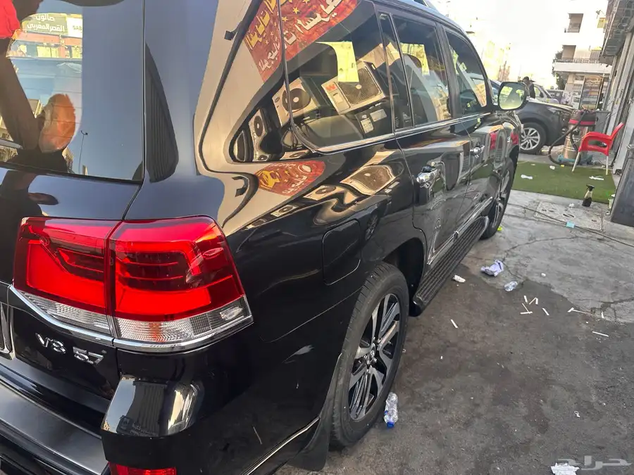 لاندكروزر vxs grand touring بريمي 28