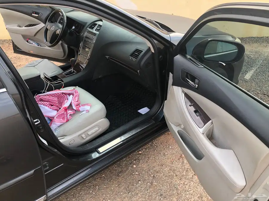 لكزس اي اس 350 2011 8