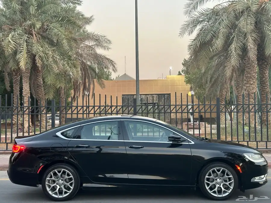 كرايزلر C200 موديل 2016 سعودي فل 3