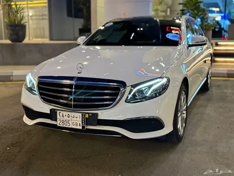 مرسيدس E300 فل كامل بانوراما عداد 106 بحالة الوكالة 2