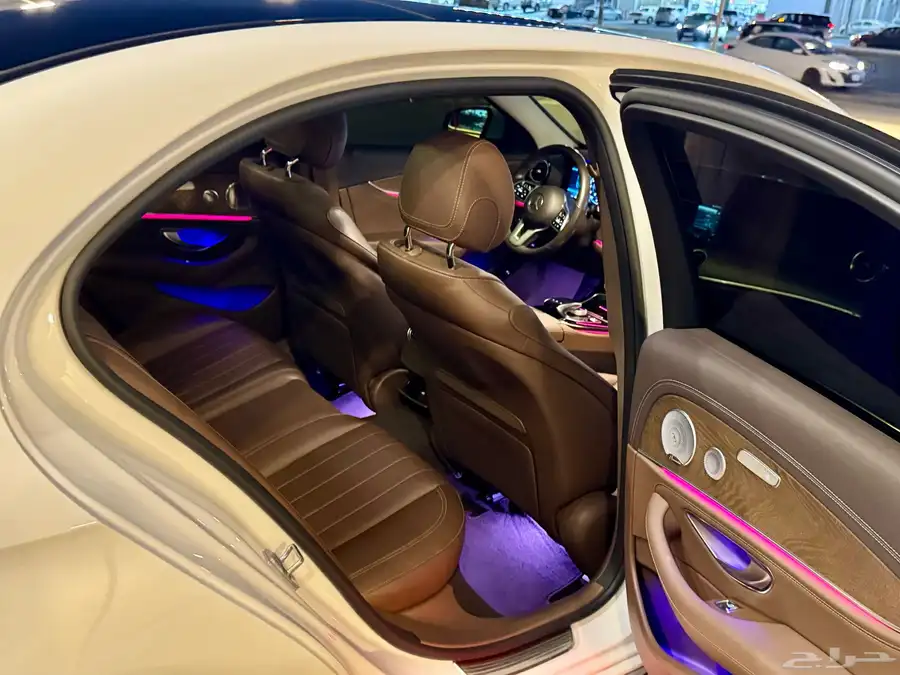 مرسيدس E300 فل كامل بانوراما عداد 106 بحالة الوكالة 13