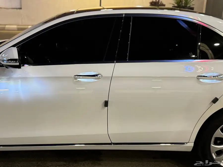 مرسيدس E300 فل كامل بانوراما عداد 106 بحالة الوكالة 17