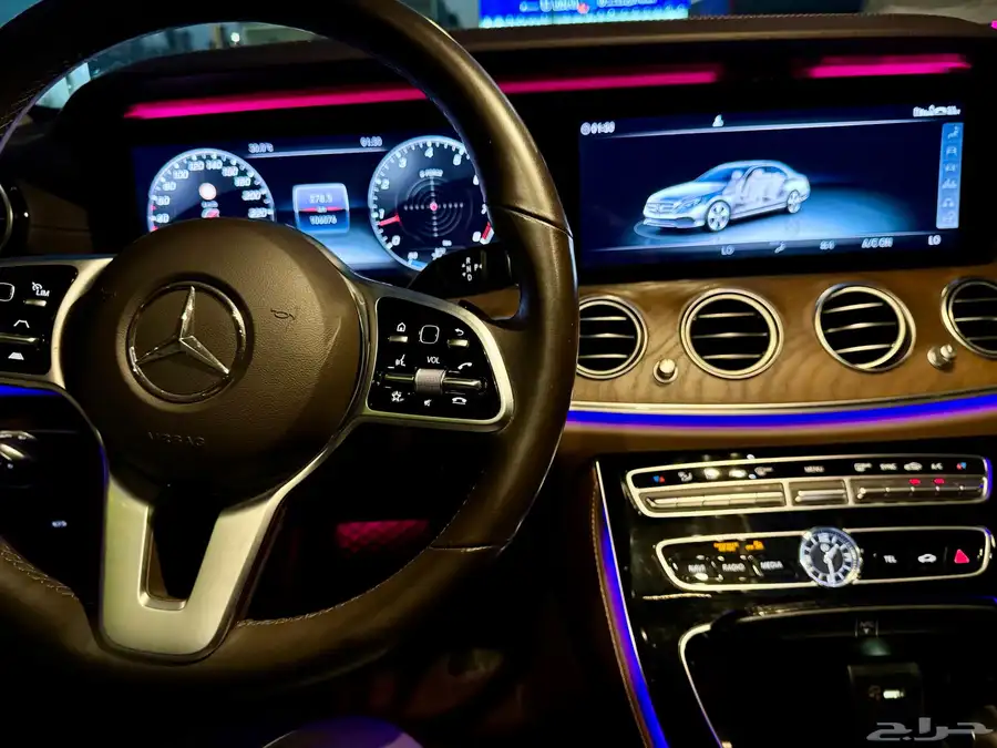 مرسيدس E300 فل كامل بانوراما عداد 106 بحالة الوكالة 20