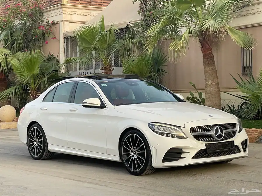 مرسيدس C200 - 2019 استخدام نظيف جدا 5