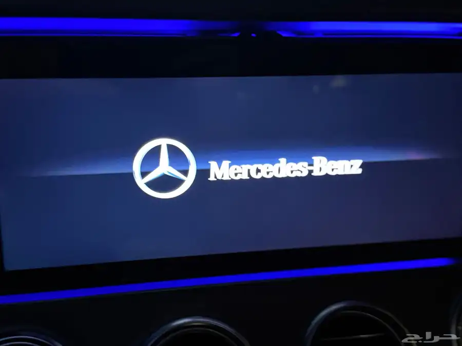 مرسيدس E300 فل كامل بانوراما عداد 106 بحالة الوكالة 37