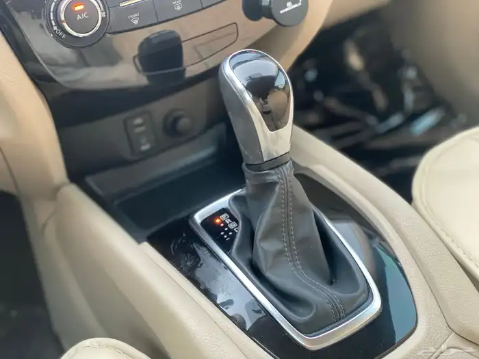 نيسان إكستريل 7 مقاعد 20