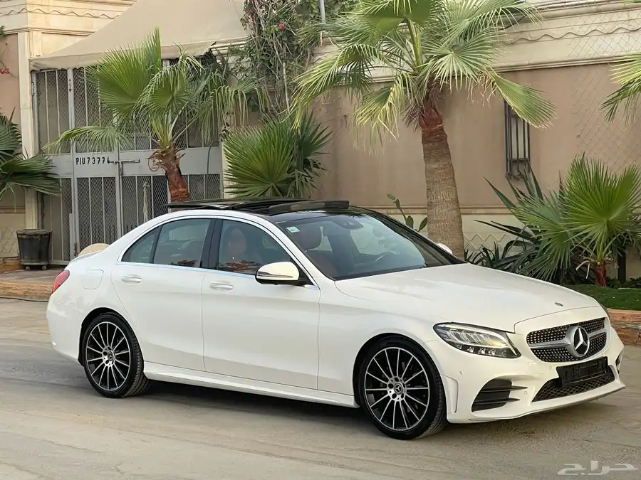 مرسيدس C200 - 2019 استخدام نظيف جدا 4