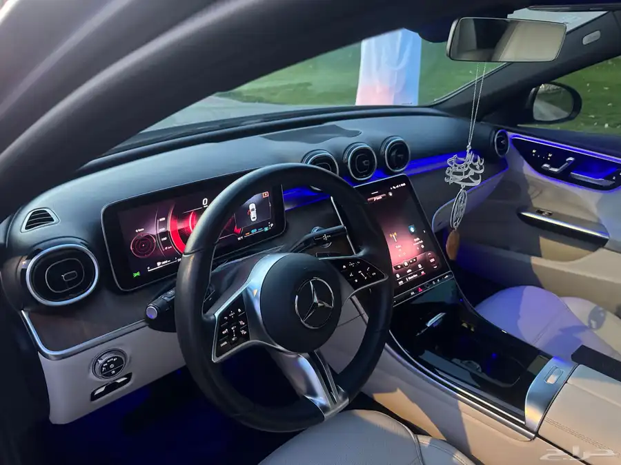 مرسيدس c300 موديل 2022 2