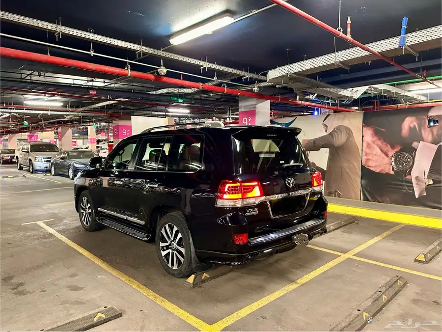 لاندكروزر vxs grand touring بريمي 0