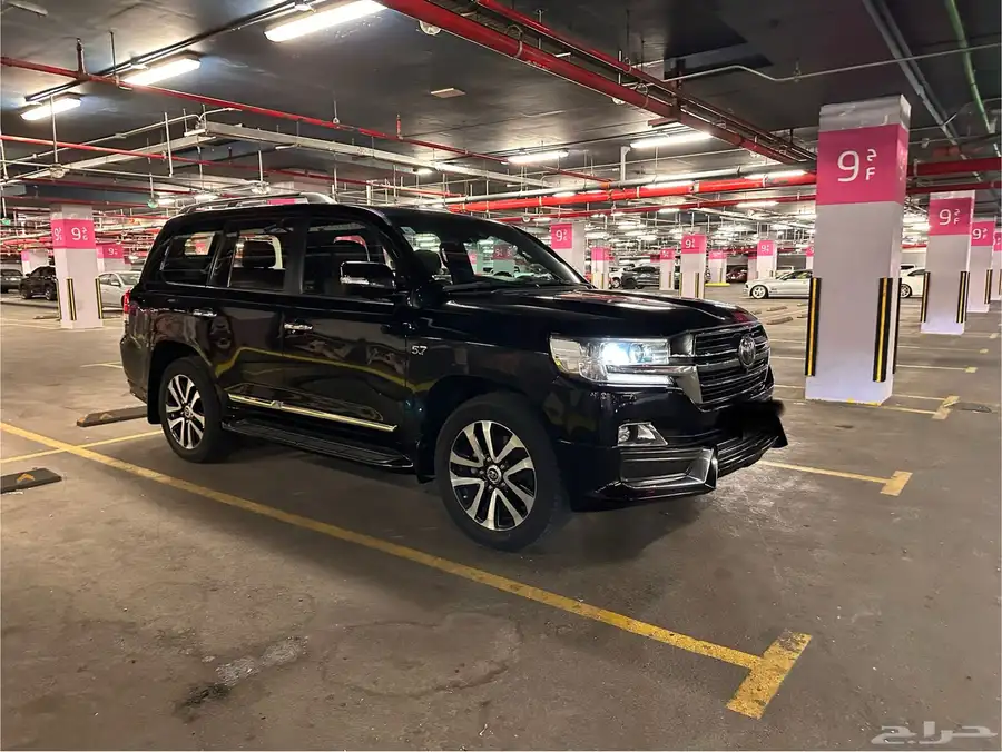 لاندكروزر vxs grand touring بريمي 6