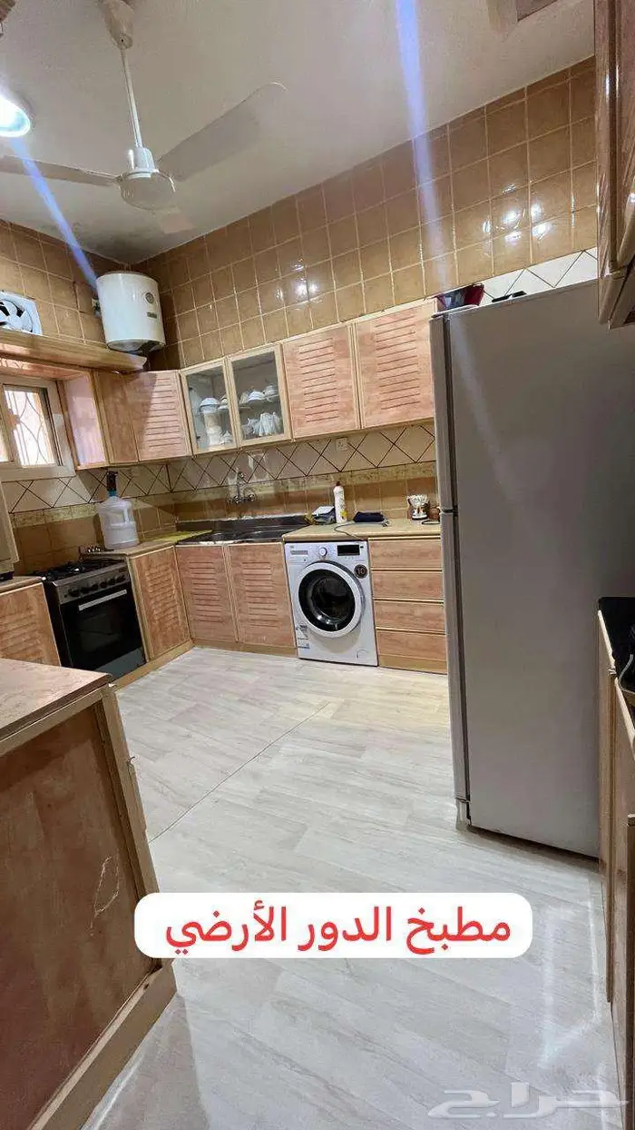 للبيع بيت دورين زاوية بالشرفية 10