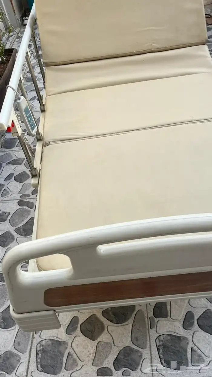 سرير طبي كهربائي 1