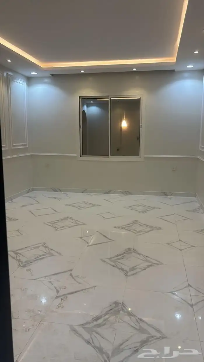 للبيع دور في الحمراء مساحة 400 5