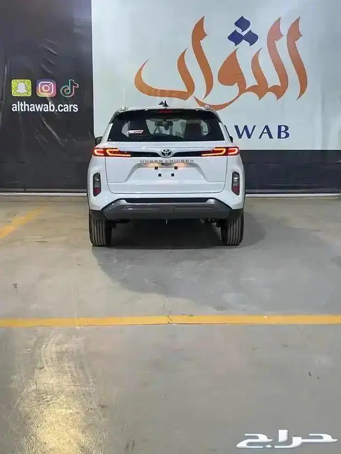 تويوتا اوربان كروزر GLX 2024 فل بانوراما جلد بروجكتر سعودي 6