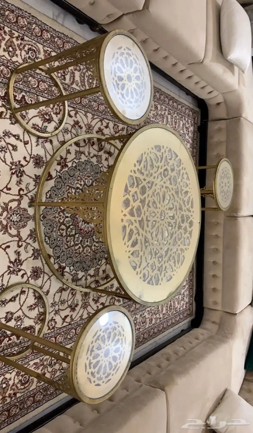 طاولات للبيع 2
