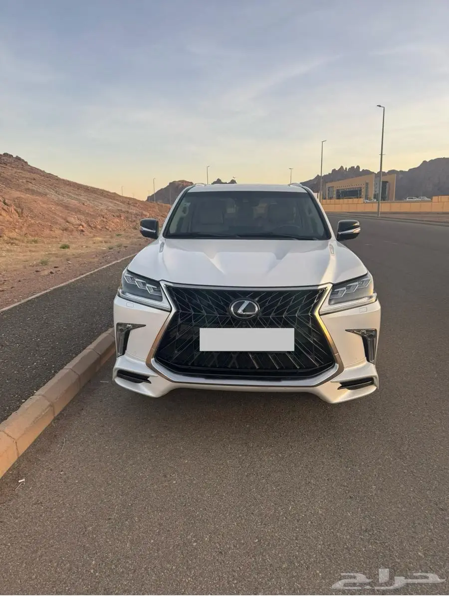 لكزس LX 2020 9