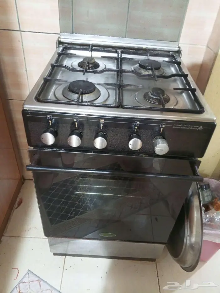 غرفه نوم وثلاجة وغساله بوتاجاز وشاشه وطاولة طعام مكيف 5