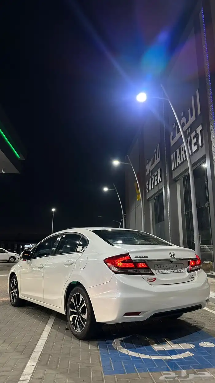للبيع هوندا سفك 2013 4