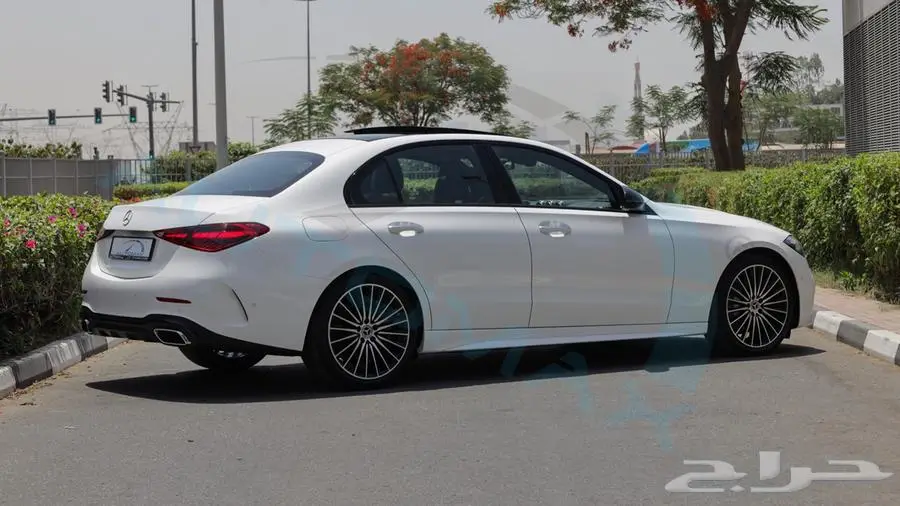 مرسيدس بنز c200 بريميوم 2025 خليدي اصفار مع ضمان الوكيل 7