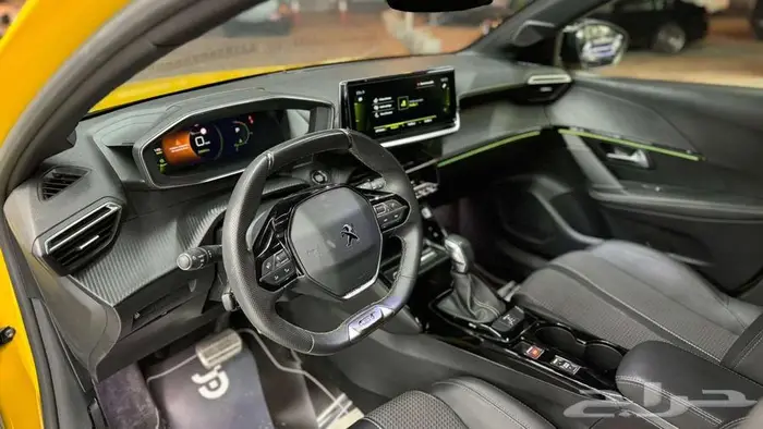 2023 بيجو 208 GT 10