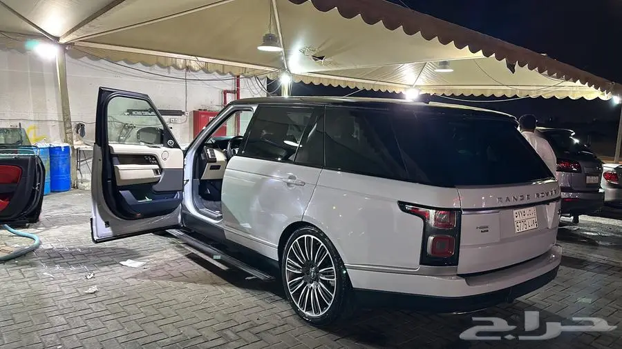 Range Rover 2020 LWB Vogue 2