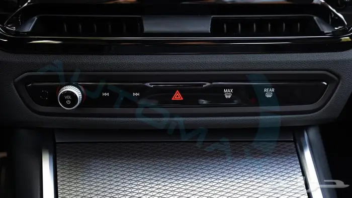 بي ام دبليو 330 ام 2025 خليجي اصفار مع ضمان الوكيل 21