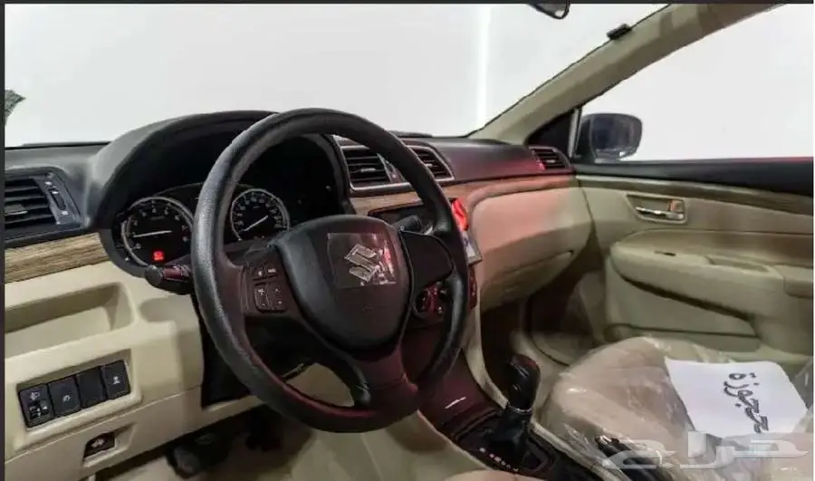سوزوكي سياز 2025 4