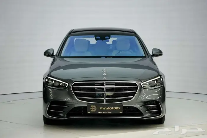 مرسيدس S 500 موديل 2025 أصفار خليجي رمادي فاتح أبيض 1