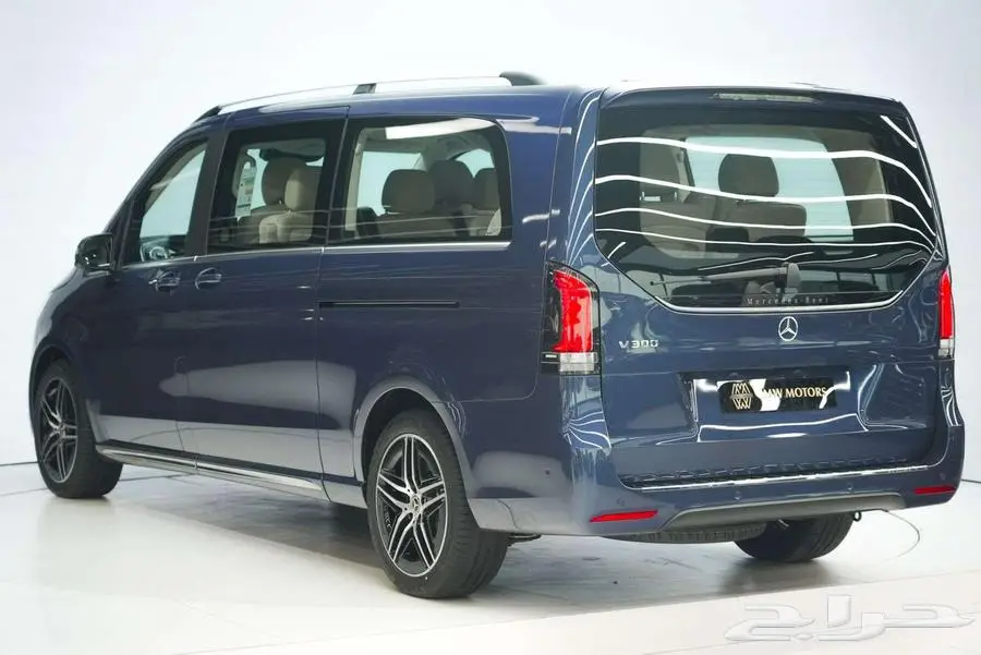 مرسيدس V 300 AMG موديل 2025 أصفار خليجي أزرق أبيض 3