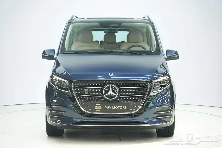 مرسيدس V 300 AMG موديل 2025 أصفار خليجي أزرق أبيض 1