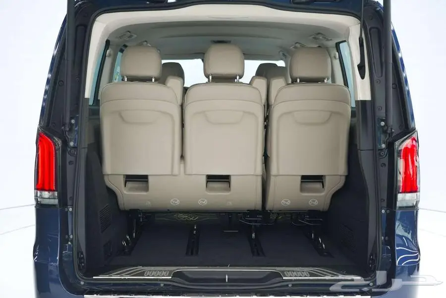 مرسيدس V 300 AMG موديل 2025 أصفار خليجي أزرق أبيض 16