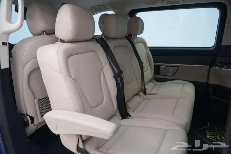 مرسيدس V 300 AMG موديل 2025 أصفار خليجي أزرق أبيض 13