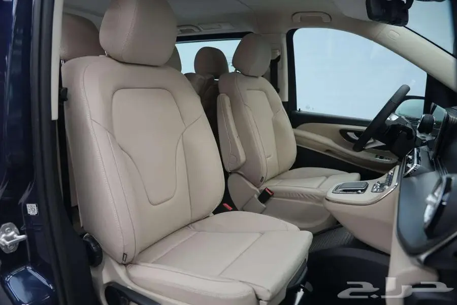 مرسيدس V 300 AMG موديل 2025 أصفار خليجي أزرق أبيض 12
