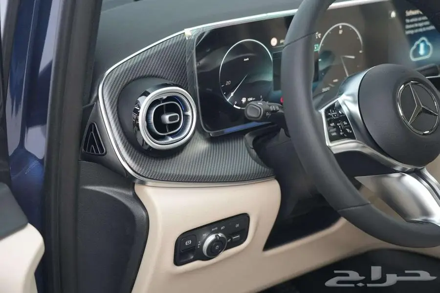 مرسيدس V 300 AMG موديل 2025 أصفار خليجي أزرق أبيض 8