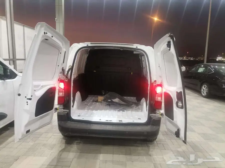 بيجو بارتنر فان بضاعة موديل 2025 31