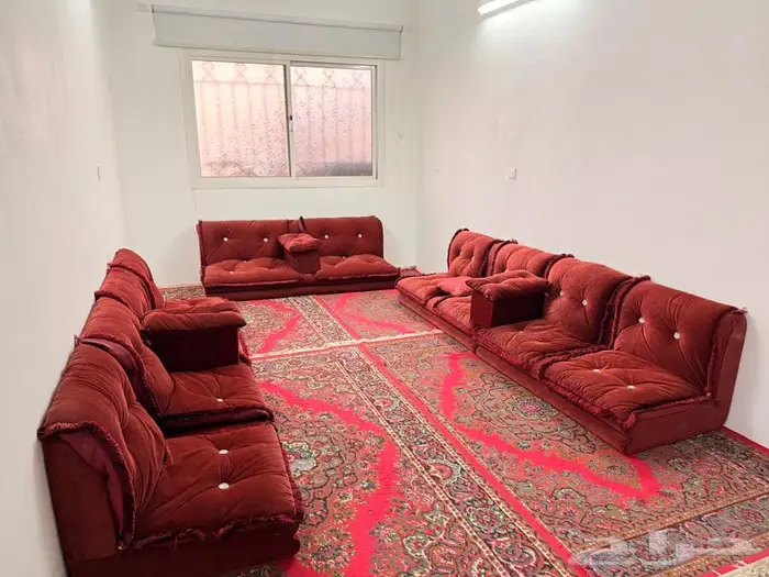 ارض مساحة 4500 مع استراحة مجهزه بالكامل للايجار السنوي 29