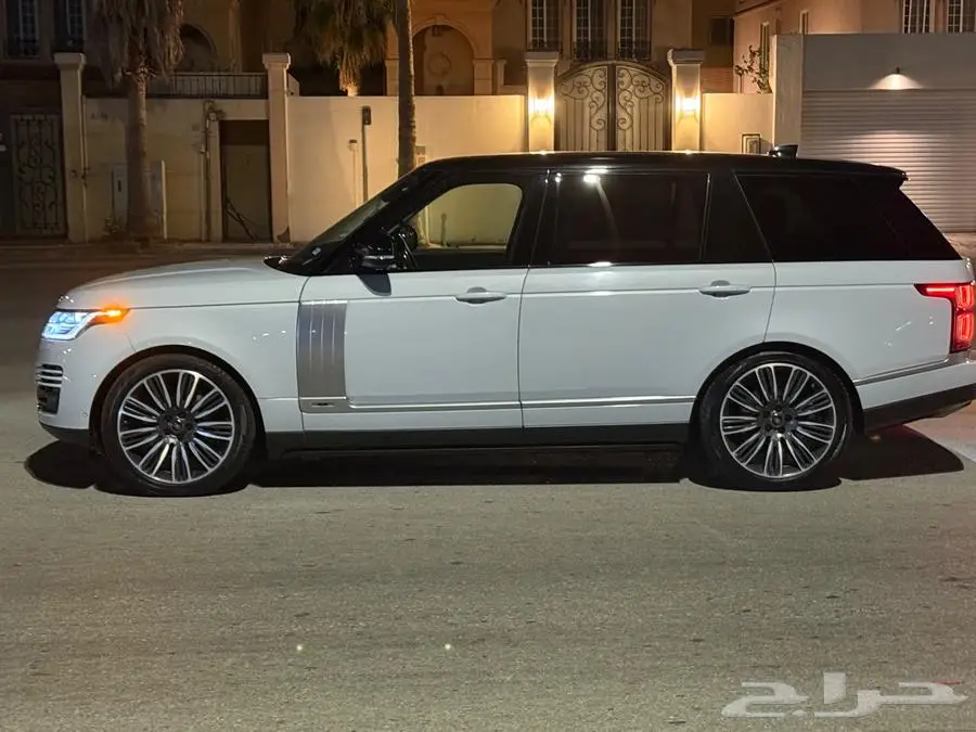 Range Rover 2020 LWB Vogue 4