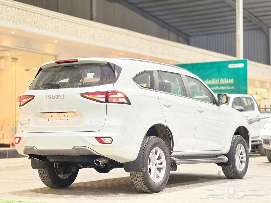 ايسوزو MUX 2024 ام يو اكس ويتوفر 2025 فل كامل 5