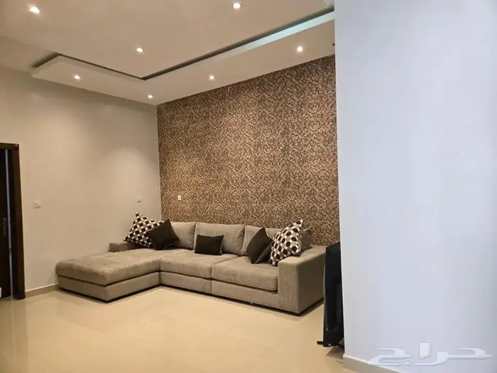 للبيع كنب ركني لون بيج اخو الجديد 1
