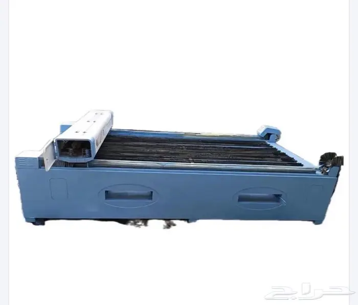 مكينة ليزر مع مكينتين Cnc 1