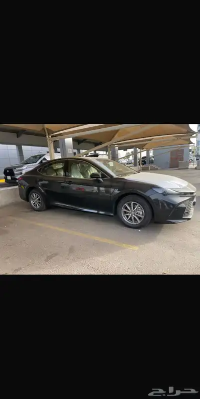 كامري 2025 اسود استاندر 5