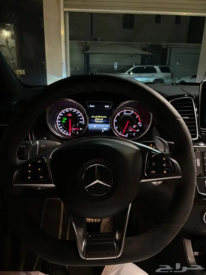 للبيع GLE 63s أحمر غامق 2016 7