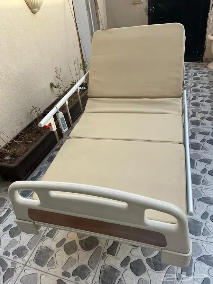 سرير طبي كهربائي 0