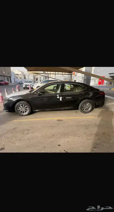 كامري 2025 اسود استاندر 3