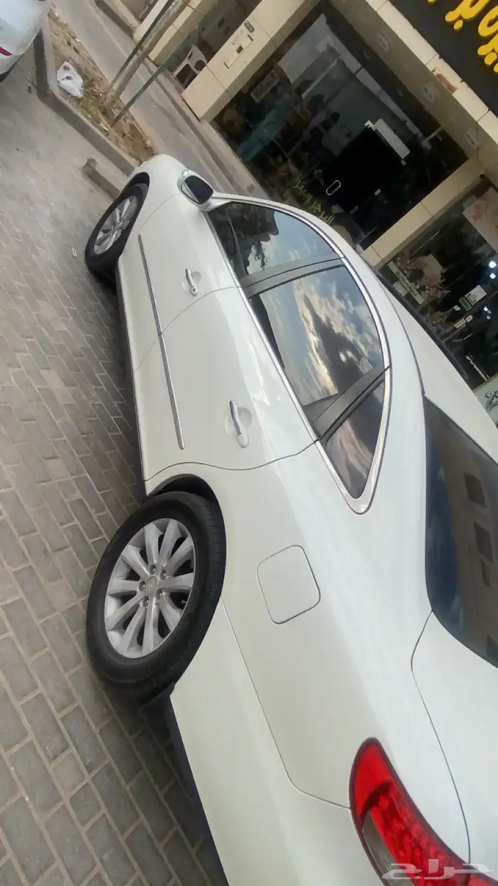 للبيع ازيرا 2010 نظيفه 15