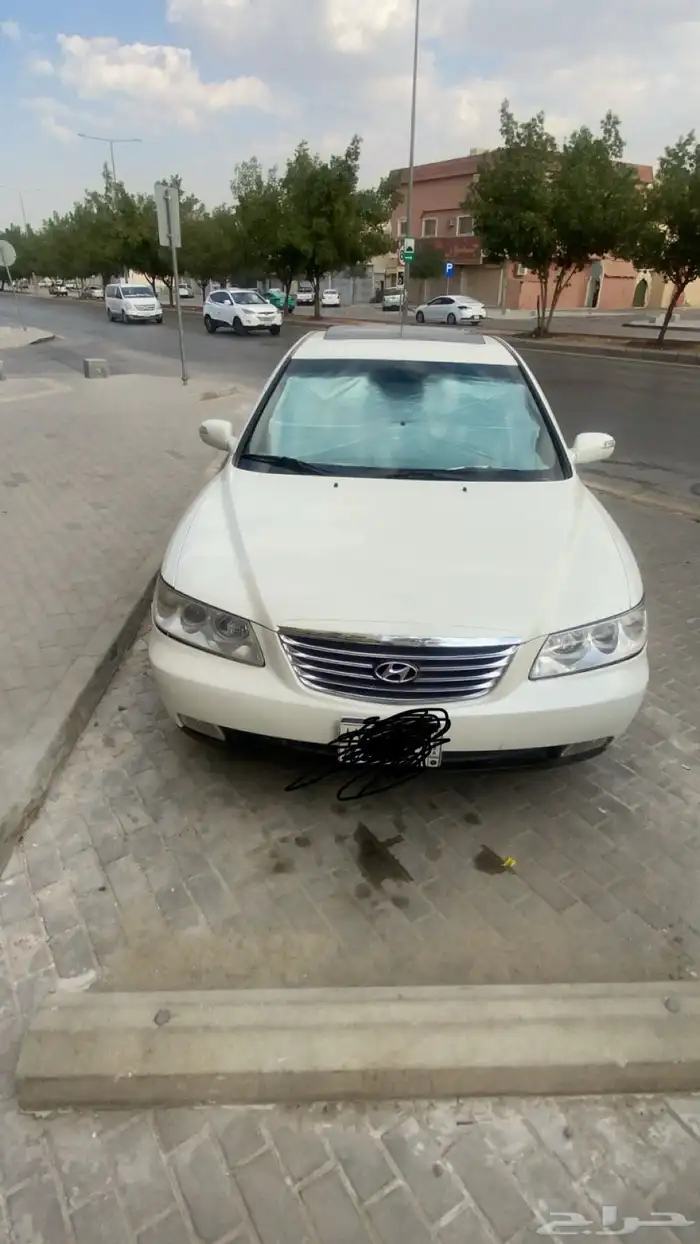 للبيع ازيرا 2010 نظيفه 13