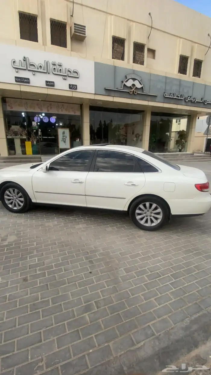 للبيع ازيرا 2010 نظيفه 12